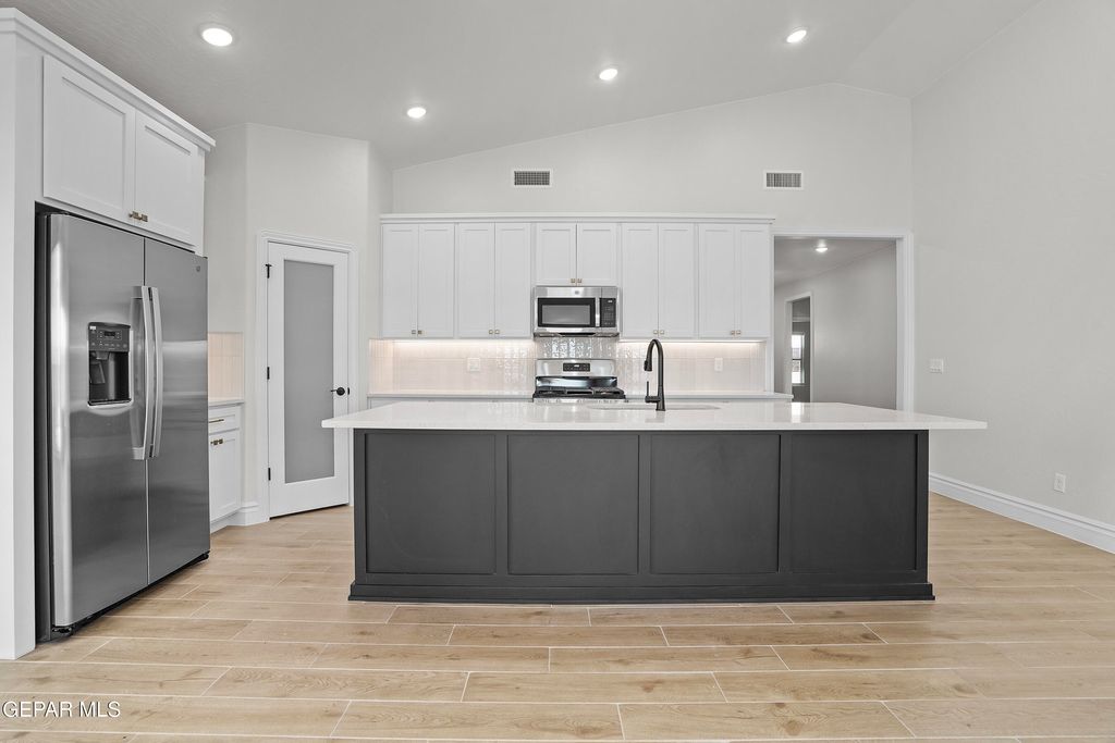 Apartment in El Paso - View 3