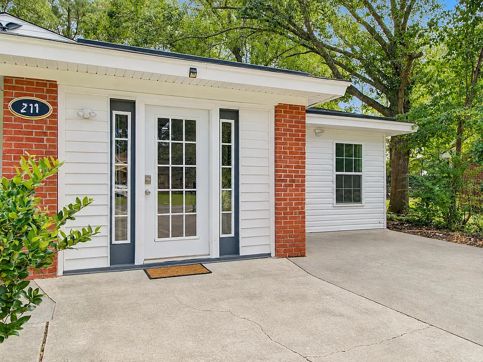 211 Logan Dr #2