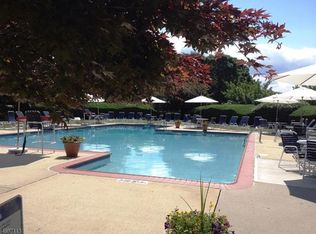 208 Locust Ln, Basking Ridge, NJ 07920