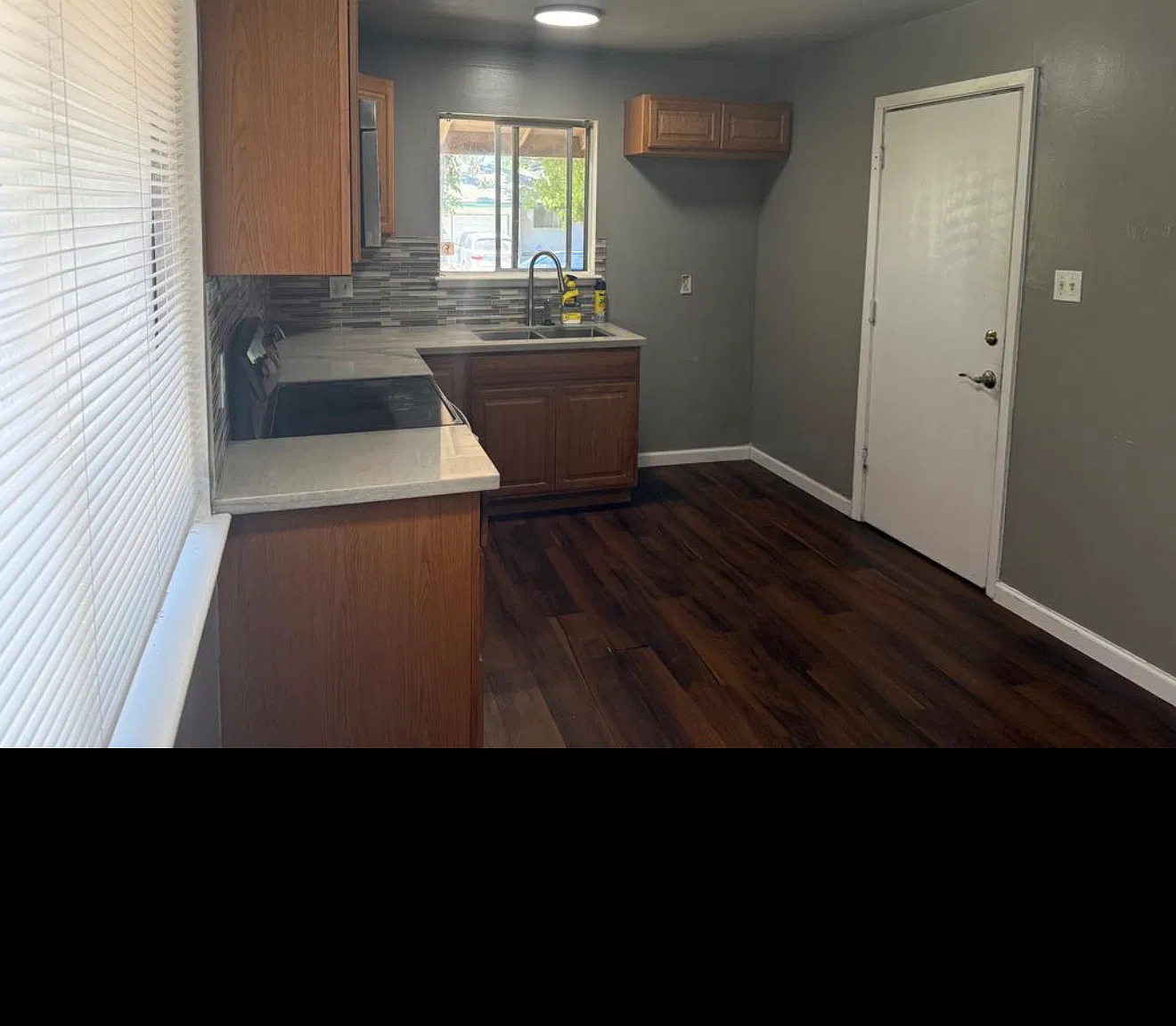 2 bed, 900 sqft, $2,050 — Photo 4