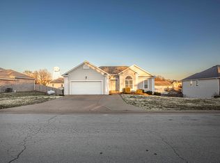 307 Ashmore Dr, Carl Junction, MO 64834