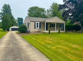 927 Warner Rd SE, Brookfield, OH 44403