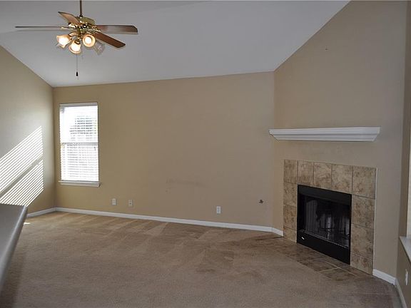 3rd image of 105 Musselman Ct