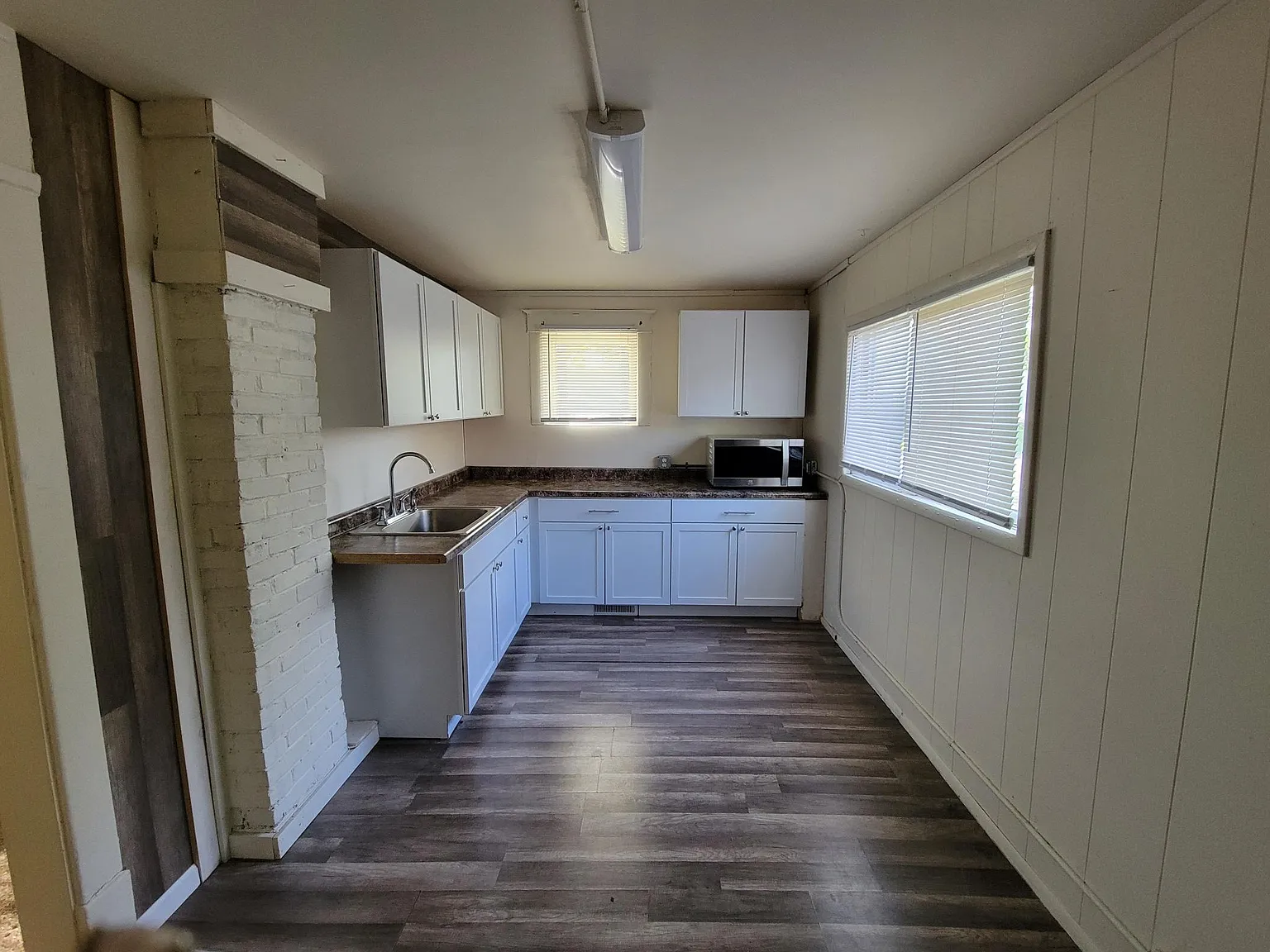 5 bed, 1400 sqft, $1,400 — Photo 2