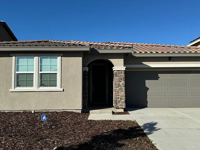 3 bed, 1412 sqft, $2,950 — Photo 2