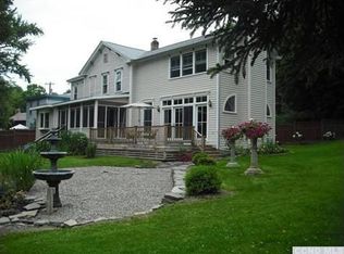 8 Clow Ln, Stuyvesant, NY 12173