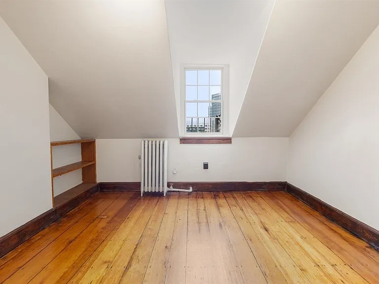 31 Myrtle St #4 — Photo 23