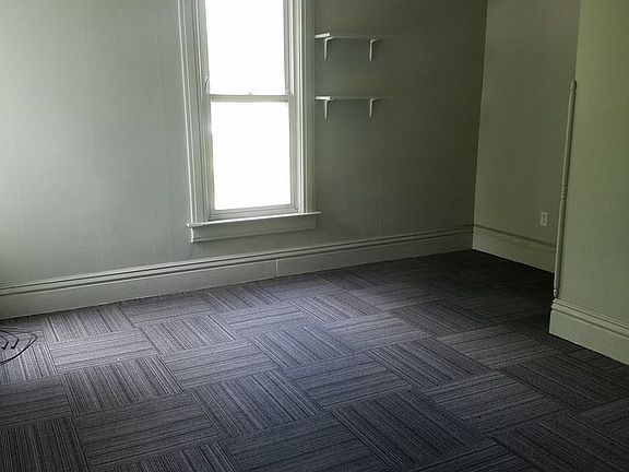 2nd image of 1404 1/2 7th St E
