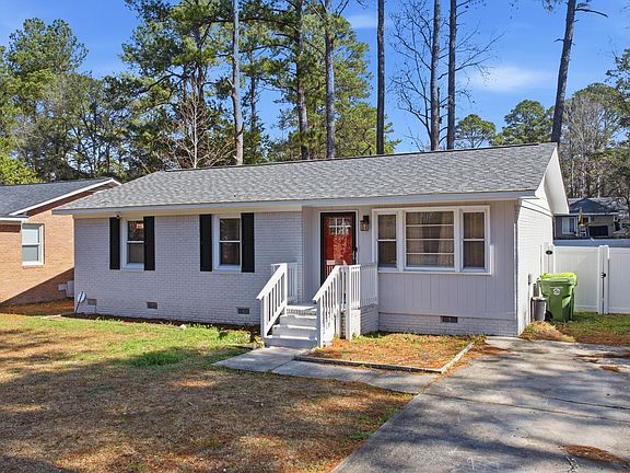 2nd image of 224 Foxhunt Rd