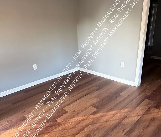 1753 Bismark St #B — Photo 16