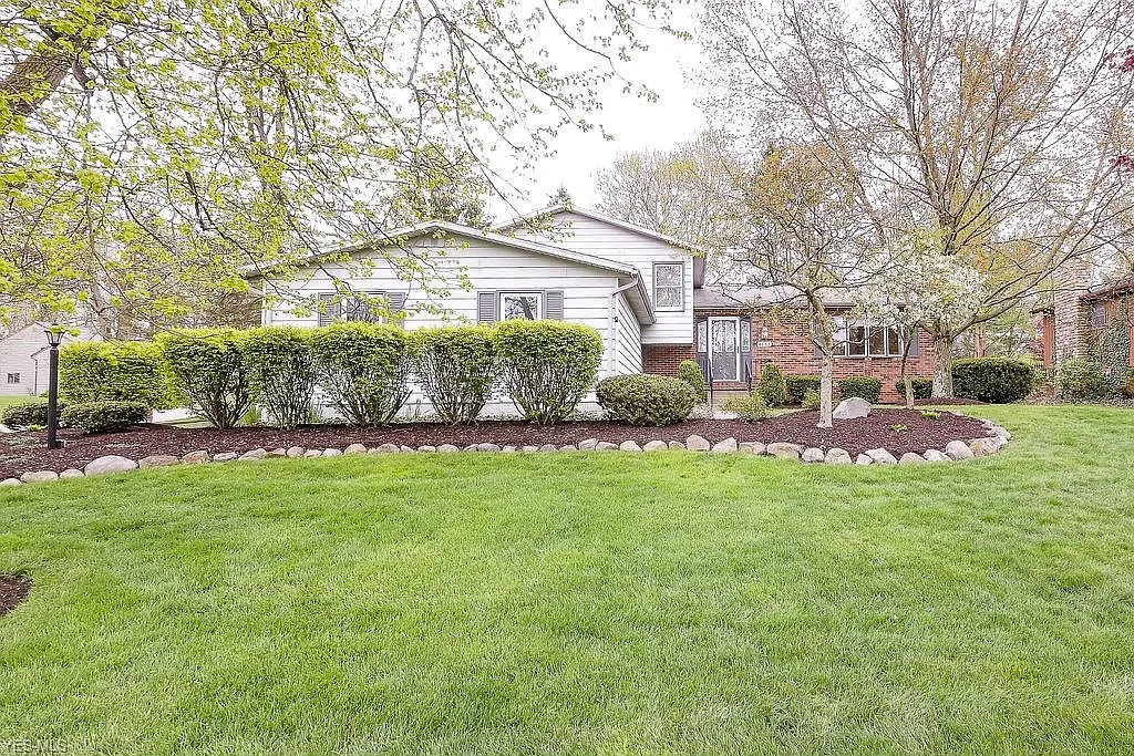 4663 Diplomat Dr photo 1