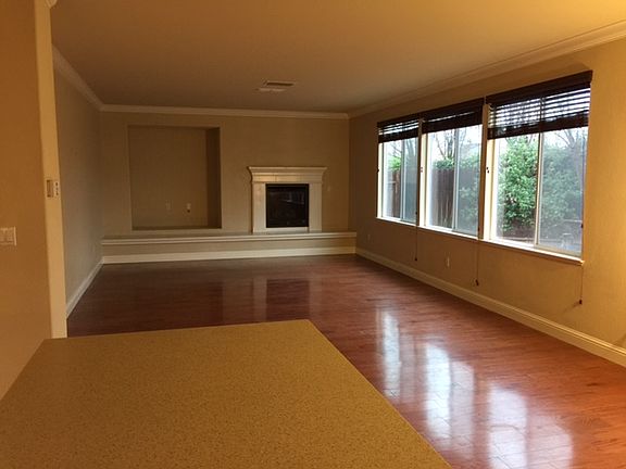 4th image of 7227 Desertas Ct