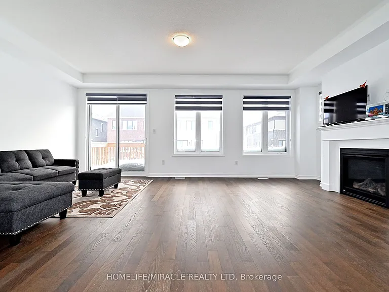 689 Mika St — Photo 11