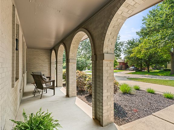 4th image of 11512 Woodglen Ln