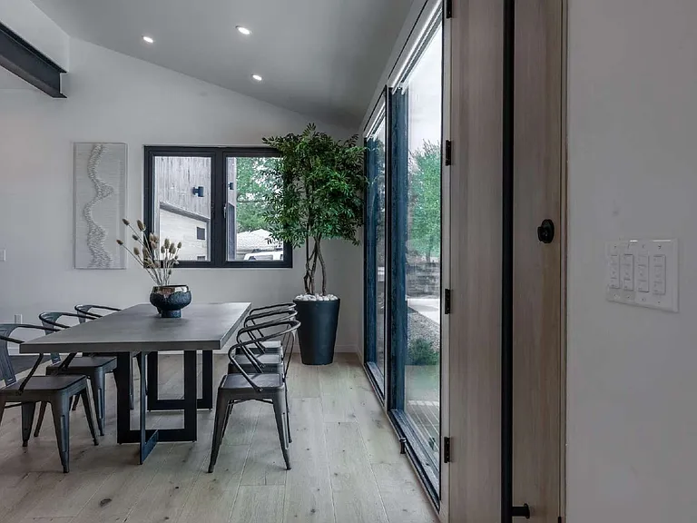 712 S Cherryvale Rd — Photo 18