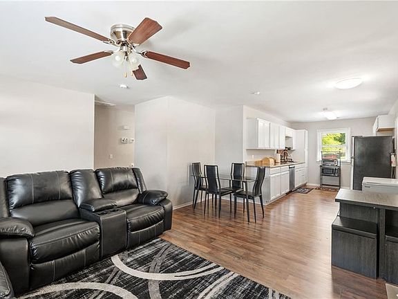 3rd image of 1084 Middlefork Dr
