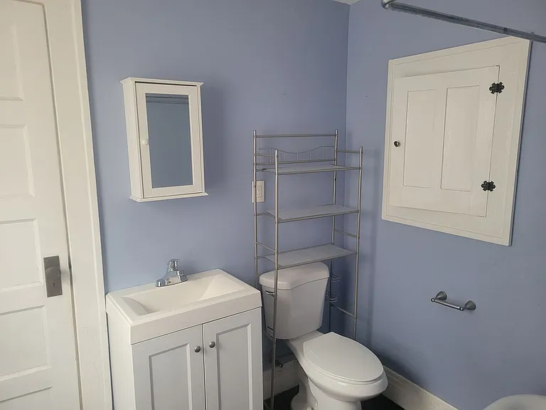 126 Flanders St — Photo 19