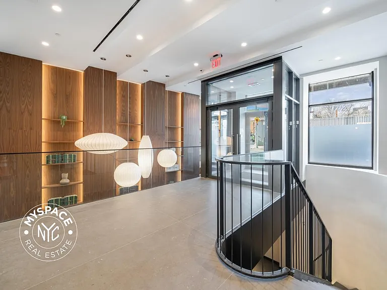 527 Grand Ave #105 — Photo 21