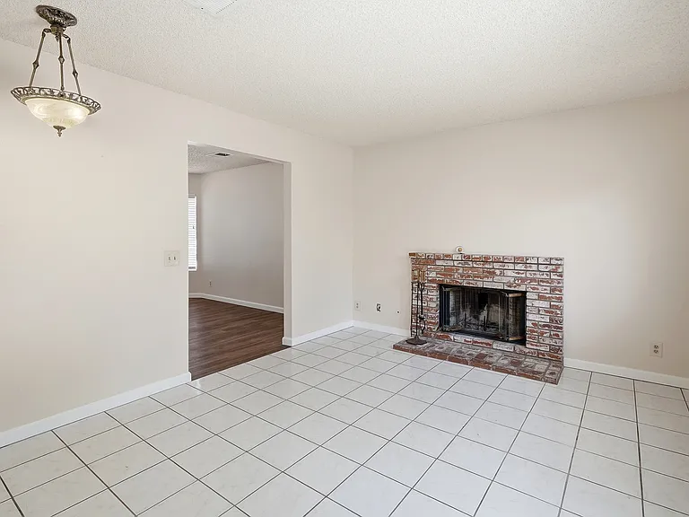 15303 Rancho Polermo Rd — Photo 17