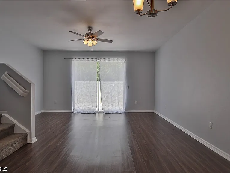 3630 Pine Oak Cir #105 — Photo 8
