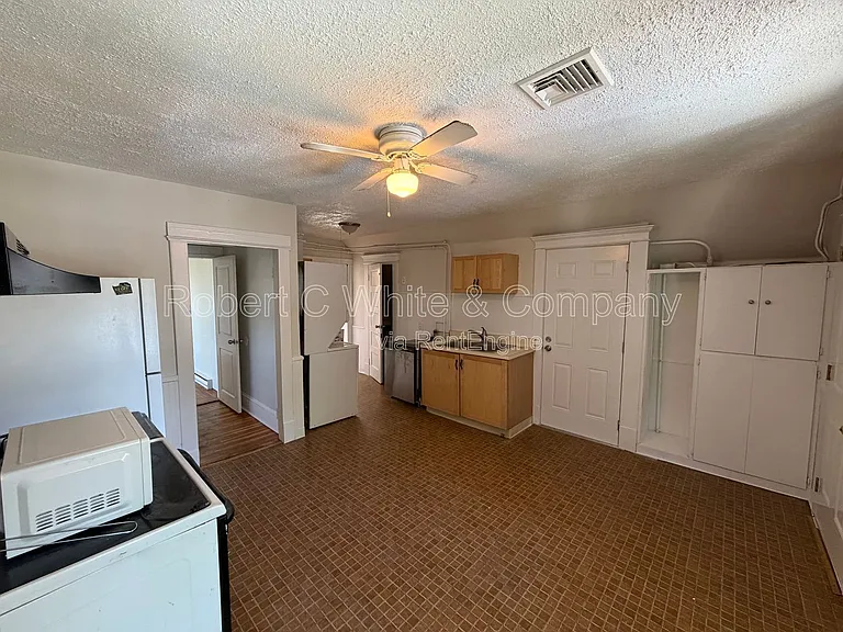 179 Maple St #3 — Photo 4
