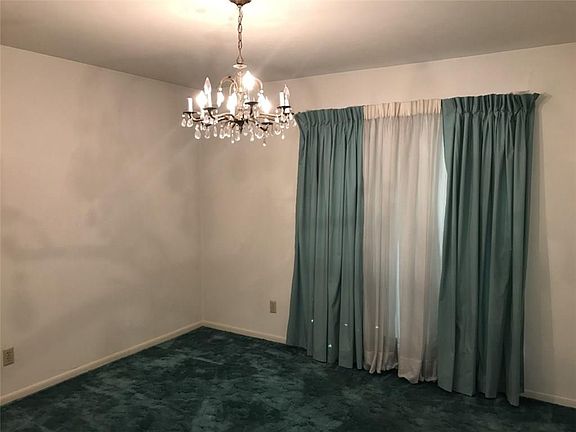 4th image of 708 Stanford St