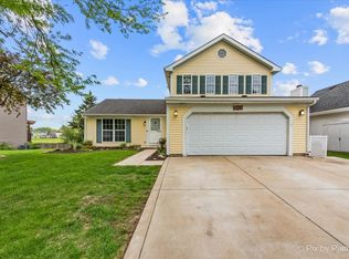 1192 Brookstone Dr, Carol Stream, IL 60188