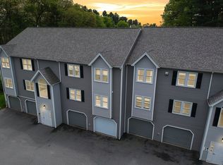 84 Tennis Plaza Rd UNIT 32, Dracut, MA 01826