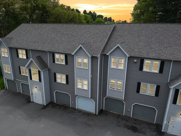 84 Tennis Plaza Rd Unit 32, Dracut, MA 01826