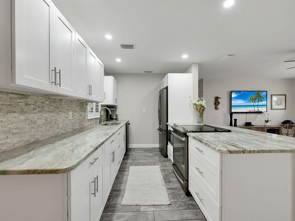 1st image of 1606 Yosemite Court