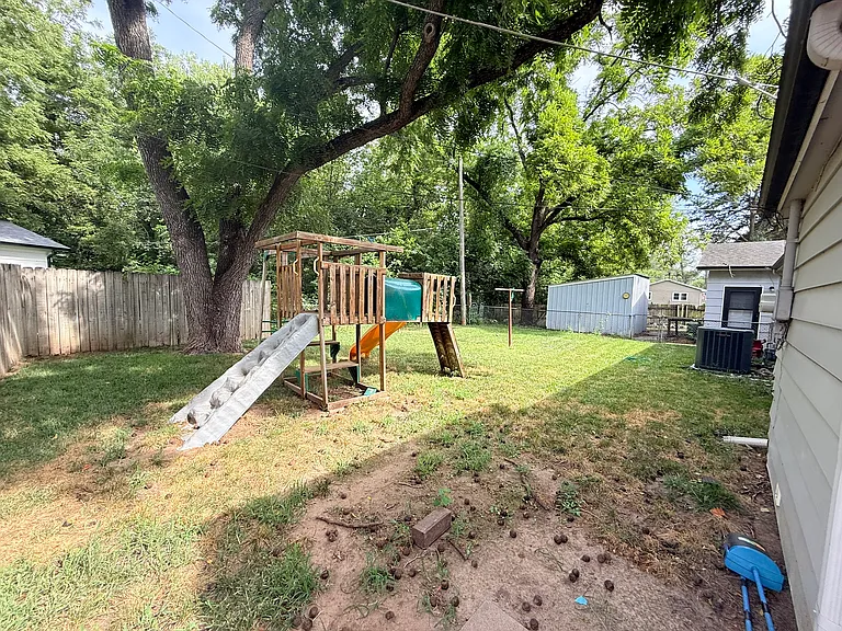 260 Stewart Ave — Photo 13