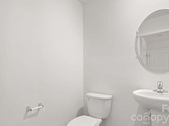 5th image of 193 Zinnia Pl