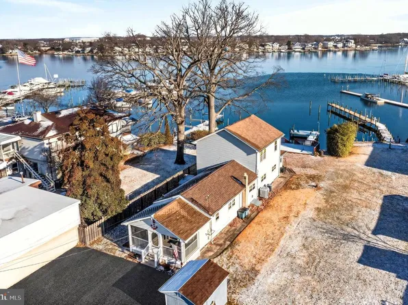215 Nanticoke Rd, Baltimore, MD 21221