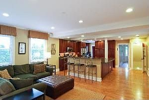 5th image of 128 Linden Ave