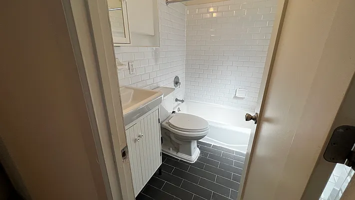 Rented by HOLTON REAL ESTATE INC. | media 18