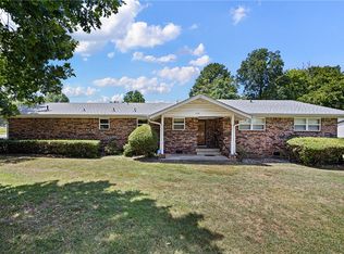 704 S Vine St, Clarksville, AR 72830