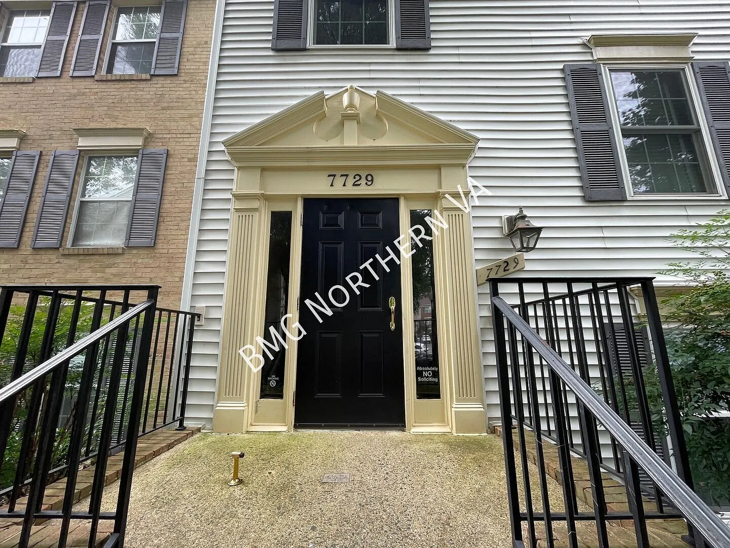 Refreshing 1 Bedroom 1 Bathroom Unit With Patio In New Providence Village — Photo 3