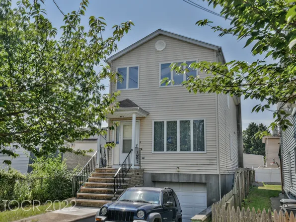 56 Lester St, Wallington, NJ 07057