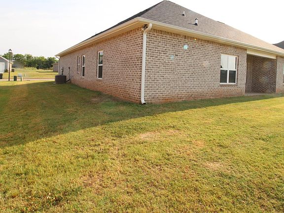 3rd image of 114 Parvin Way Dr