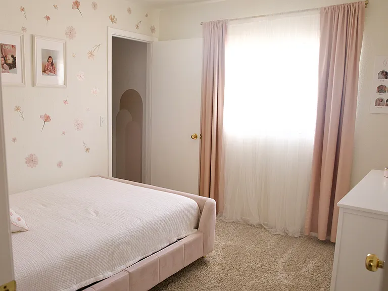 3114 W Mark Ln — Photo 15
