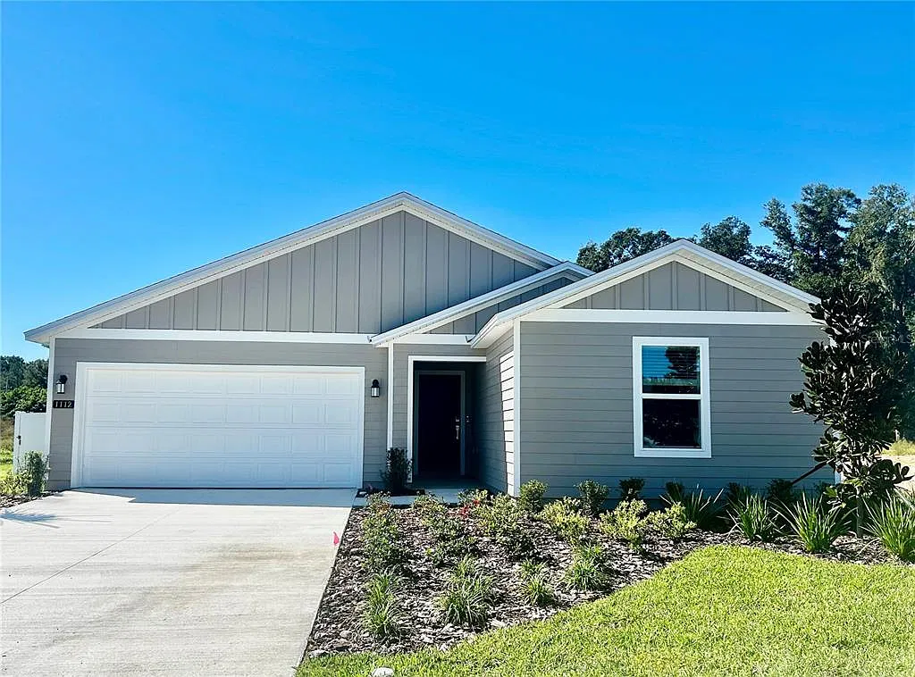 4 bed, 2.0 bath, 1824 sqft, $2,450 — Photo 1