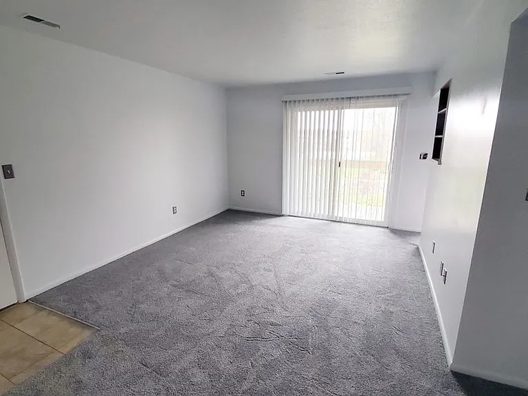 Sugarbush Apartments — Photo 108