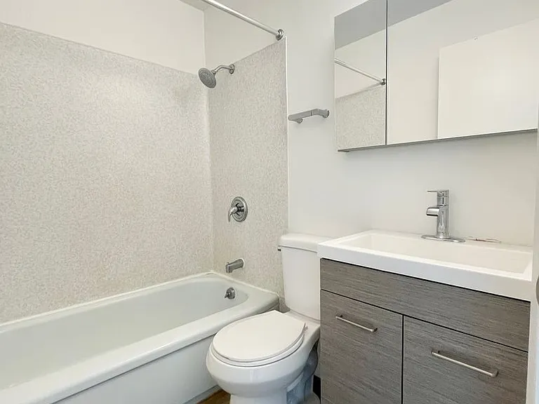 Village Vista Apartments — Photo 13