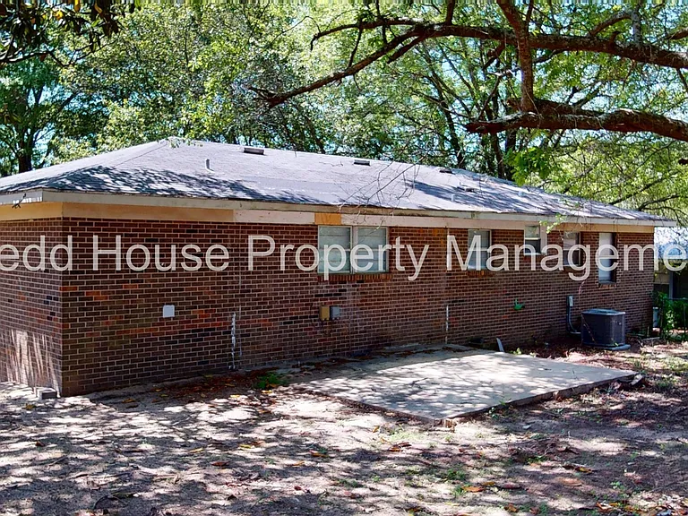 502 Fitzsimmons St — Photo 22