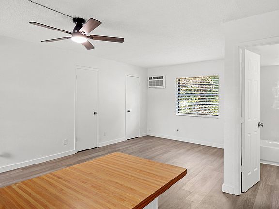 3rd image of 1041 SE Monterey Rd #2-4