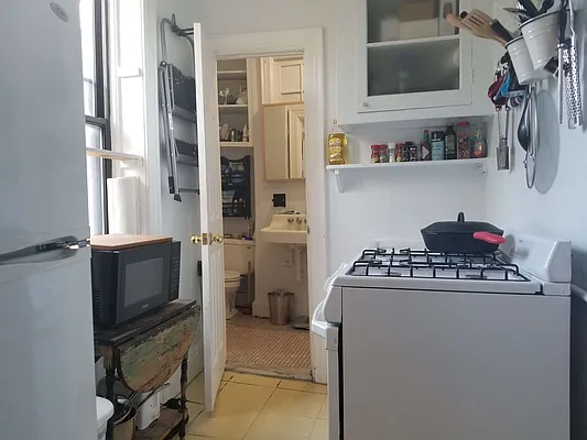 Rented by Frank Valvo Real Estate | media 30