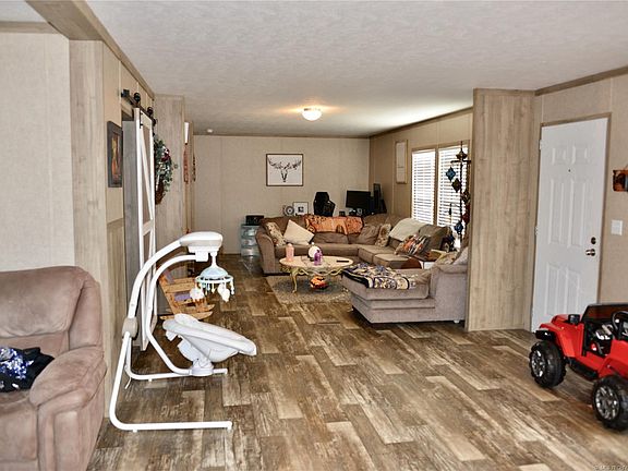 3rd image of 21924 Bella Rd