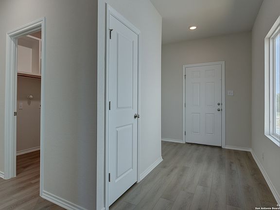 4th image of 13738 Birch Crossing