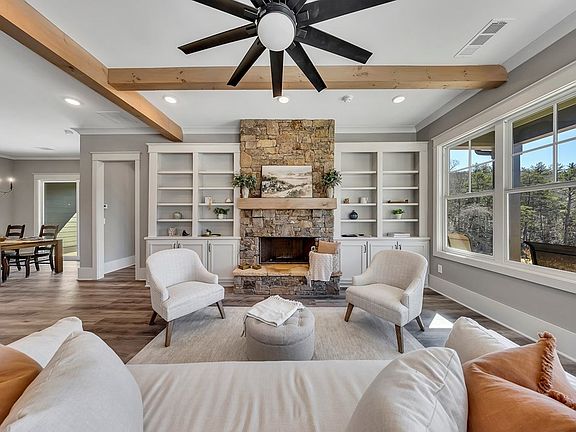 4th image of 85 Villa Vis