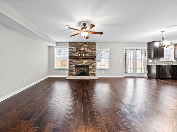 5th image of 1217 Gentry Dr